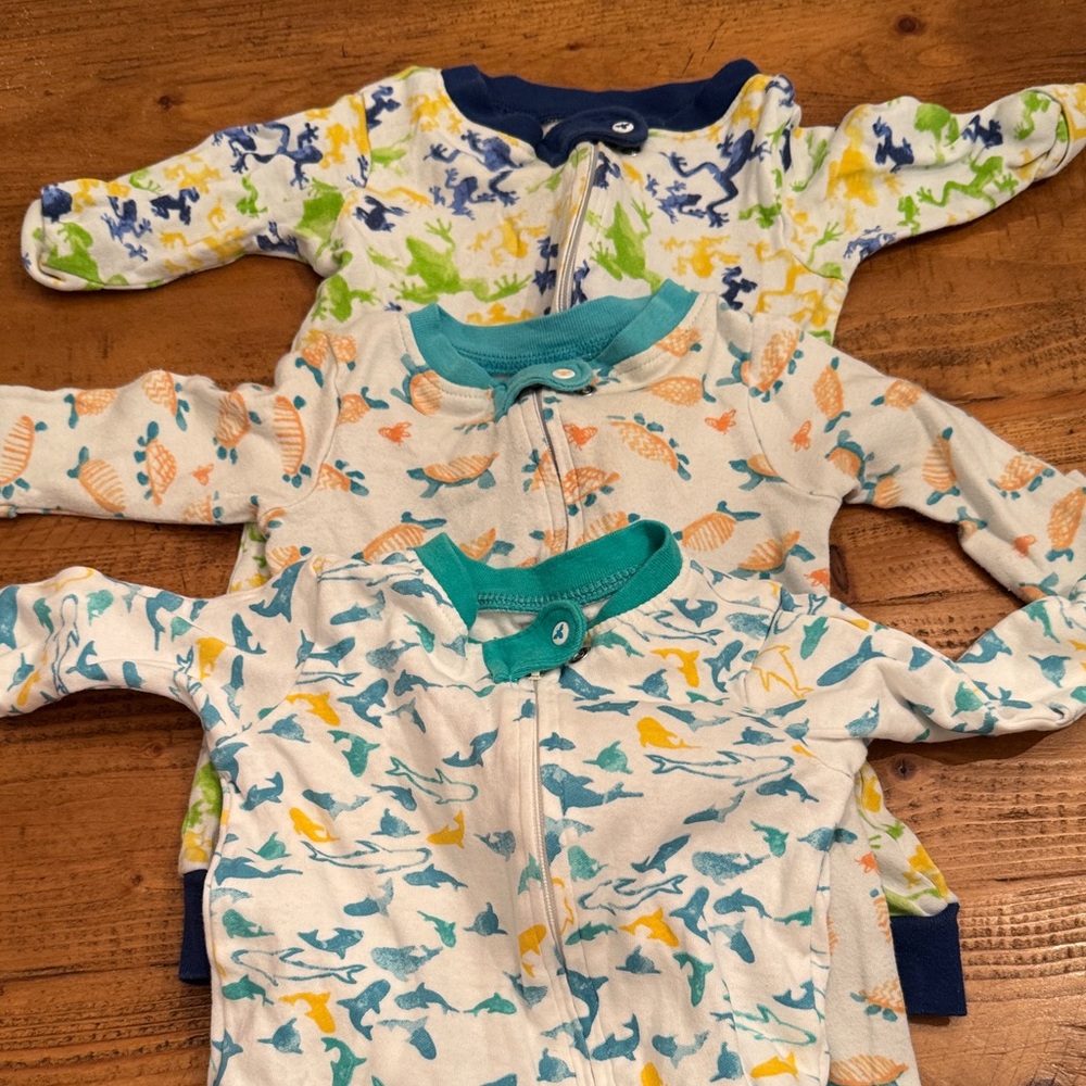 3 0-3 month/newborn Burt's Bees Kids Bodysuits - Blue, Green, Yellow
